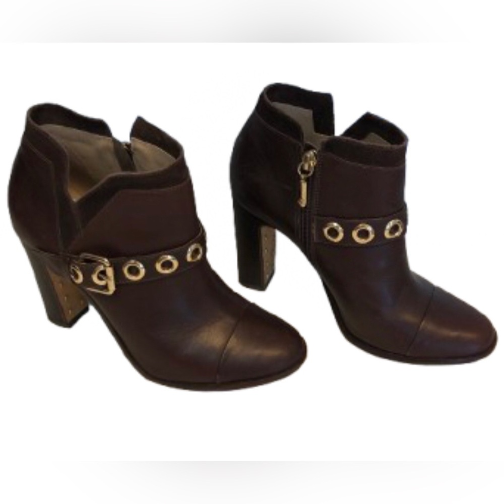 TRINA TURK BROWN BOOTIES • GOLD GROMMET STRAP W BUCKLE • STACK WOODEN HEEL •Sz 7
